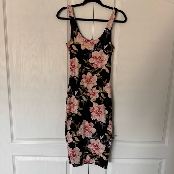 Fashion Nova Floral Fitted Dress - Picture 2 of 5